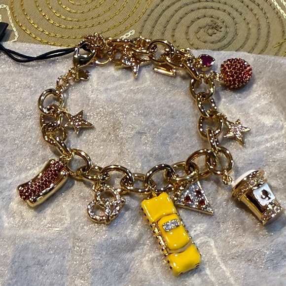 NEW kate spade new york Hit The City Charm NYC Gold Tone Bracelet 7.25”-8.75” - Picture 4 of 15